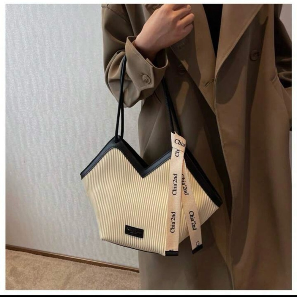 Cream and Black Women's Shoulder Bag - Picture 5 of 8